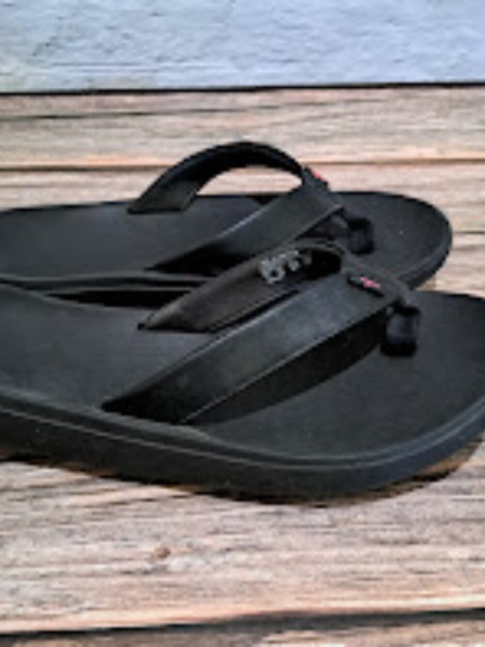 Nike Women's Bella Kai Thong Flip Flop Sandals in black with pink Nike sz 9